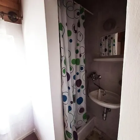 Central Room 2*