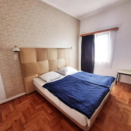 Central Room Hotel 2*