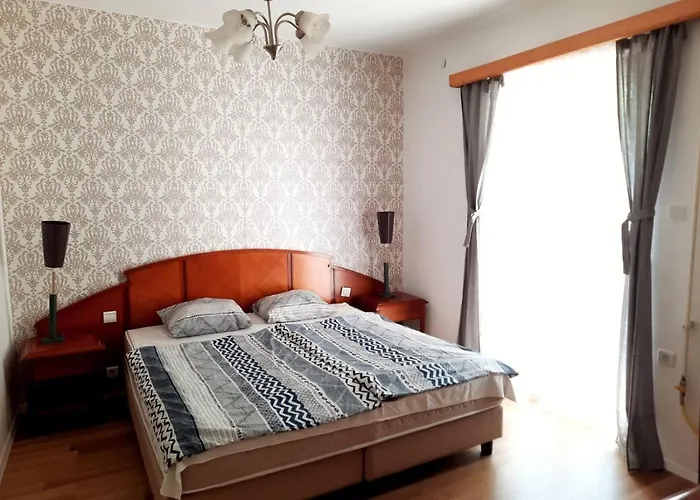 מלון Central Room 2*